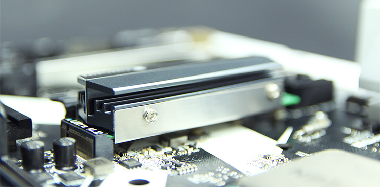 Ổ cứng SSD NVMe M.2 thế hệ mới - Giải pháp làm mát chủ động 
