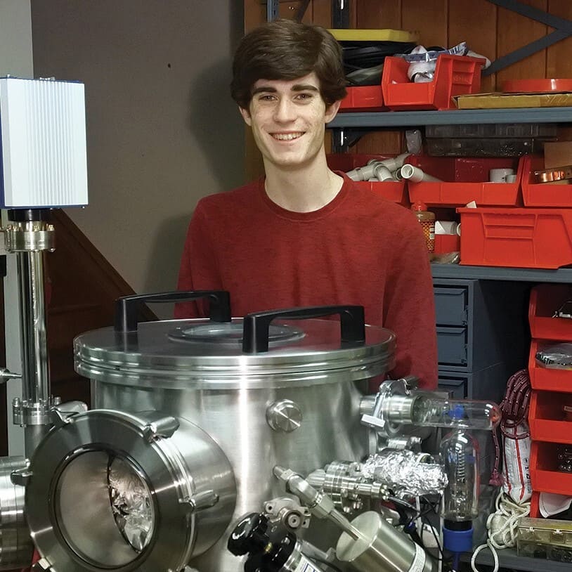 Sam Zeloof, Sinh viên 22 tuổi tự chế tạo chip bán dẫn ngay tại nhà