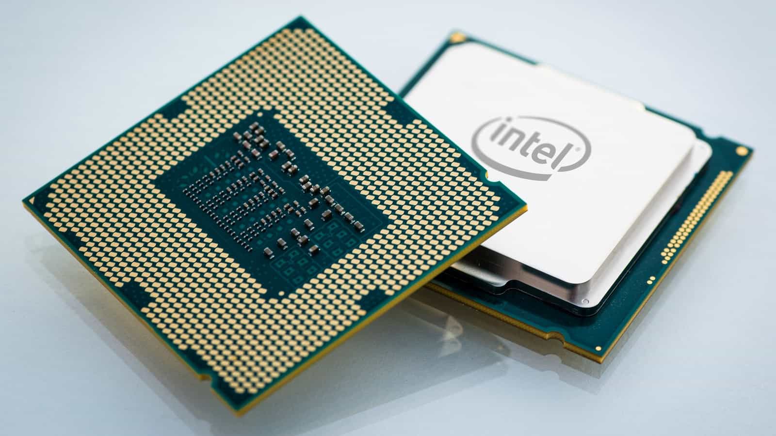 Dòng chip Core i9 vừa ra mắt của Intel mạnh hơn dòng chip M1 Max của Apple