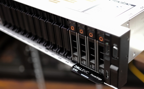 Server Dell EMC R750 - Cỗ máy Xeon Scalable thế hệ thứ ba