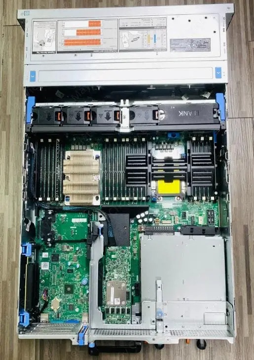 Máy Chủ Dell PowerEdge R740 16x2.5"