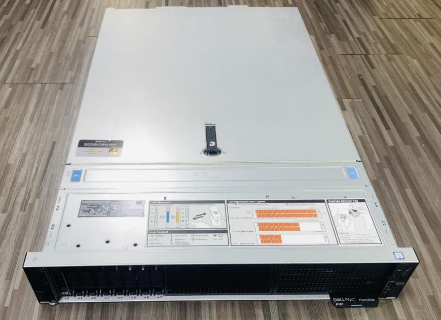 Máy Chủ Dell PowerEdge R740 8x2.5"