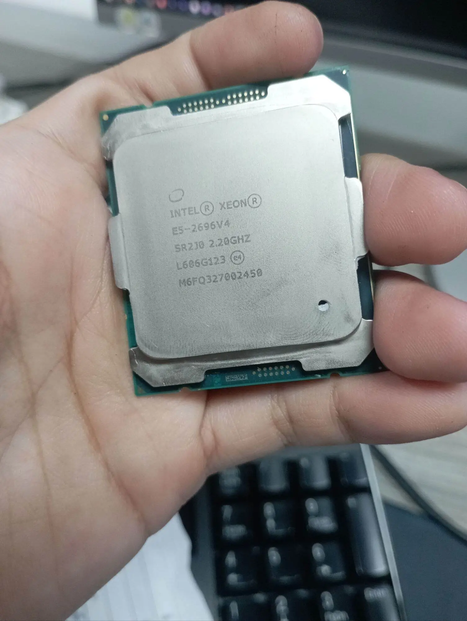 Review tổng quan về CPU E5-2696V4 khi sử dụng trong môi trường máy chủ