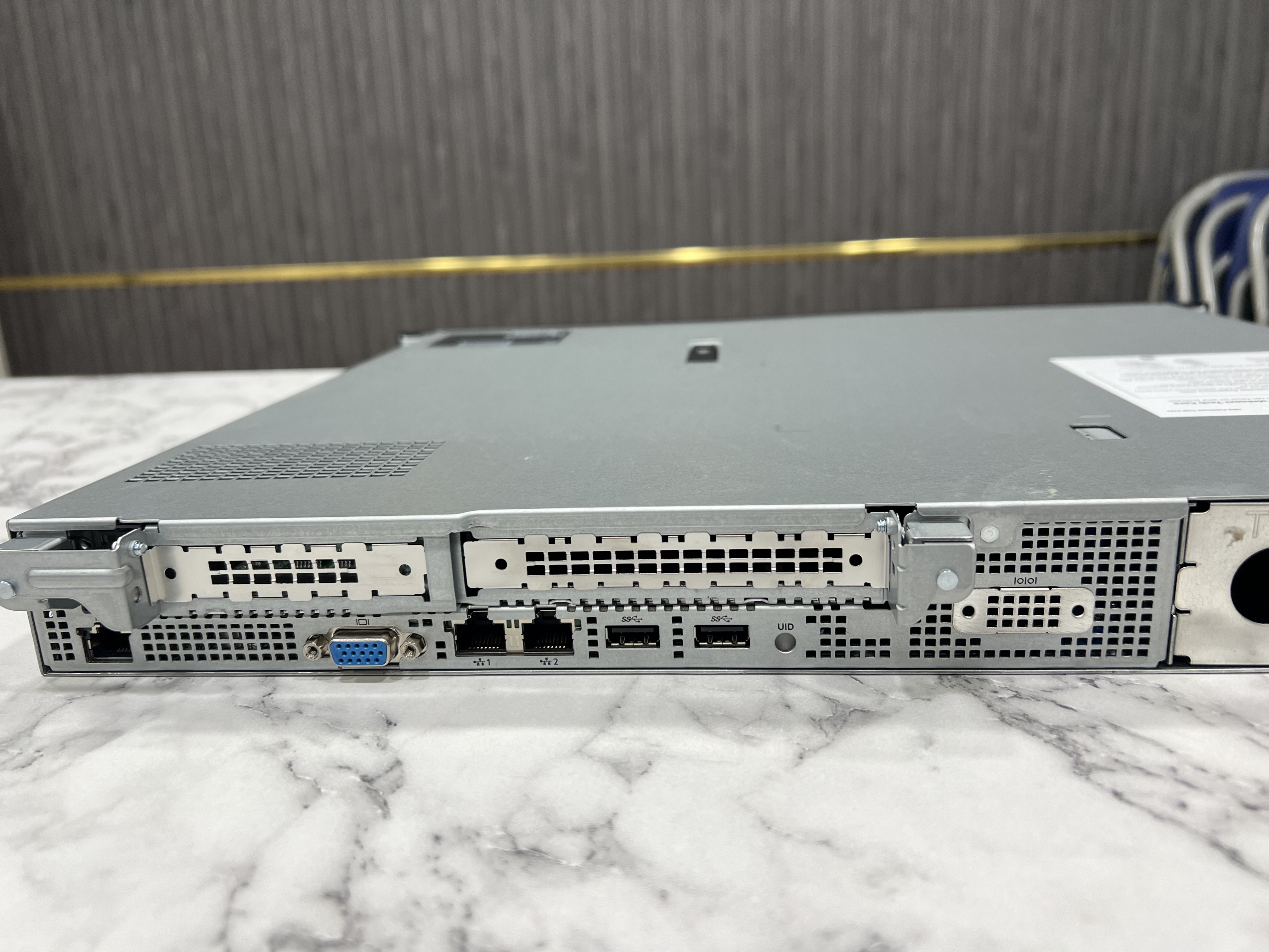 Review chi tiết máy chủ HPE DL20 G10 Plus 4SFF