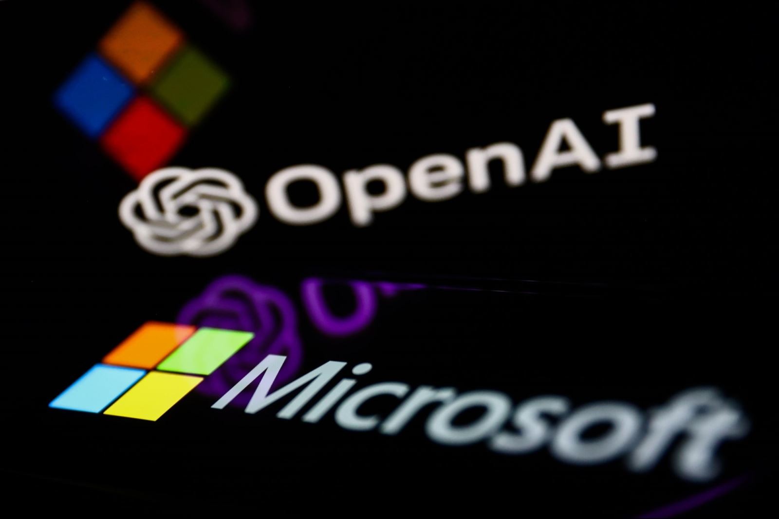 OpenAI trở thành đối thủ mới của Microsoft?