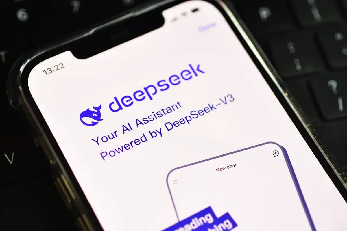 DeepSeek gửi dữ liệu người dùng iOS về Trung Quốc