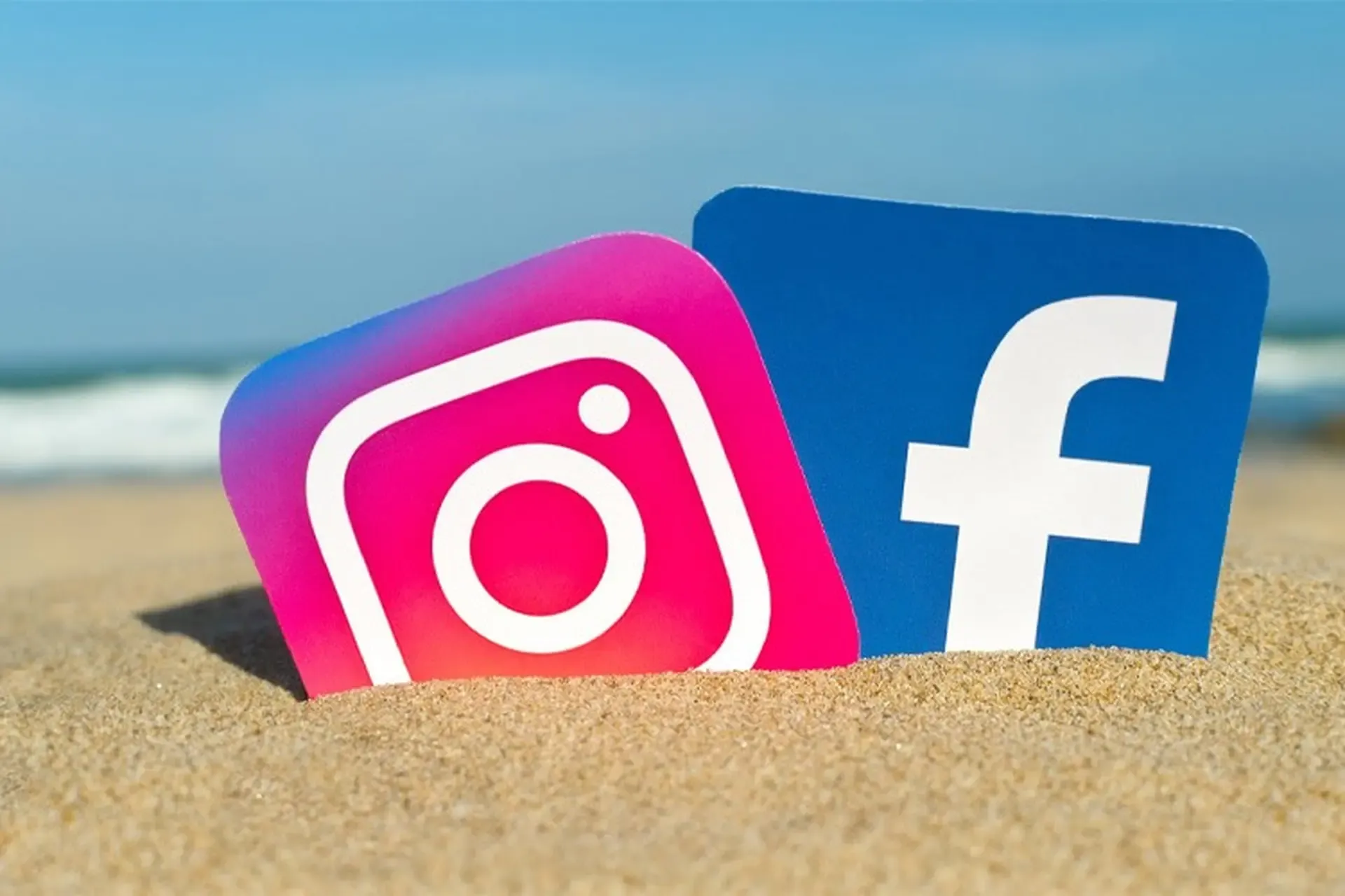 Anh em một nhà - Facebook và Instagram chiến nhau