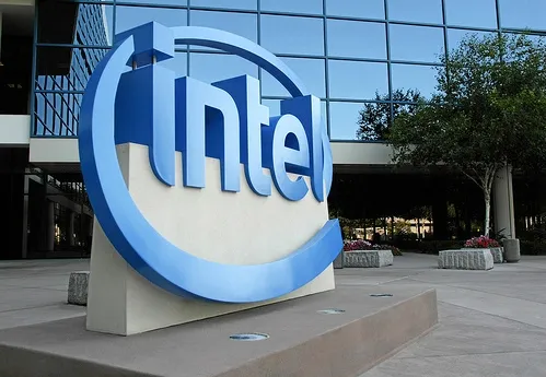 Intel thuê ngoài hoạt động tiếp thị cho Accenture và AI