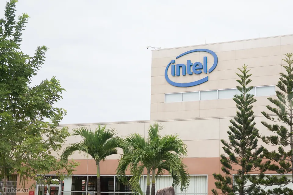 Intel thuê ngoài hoạt động tiếp thị cho Accenture và AI