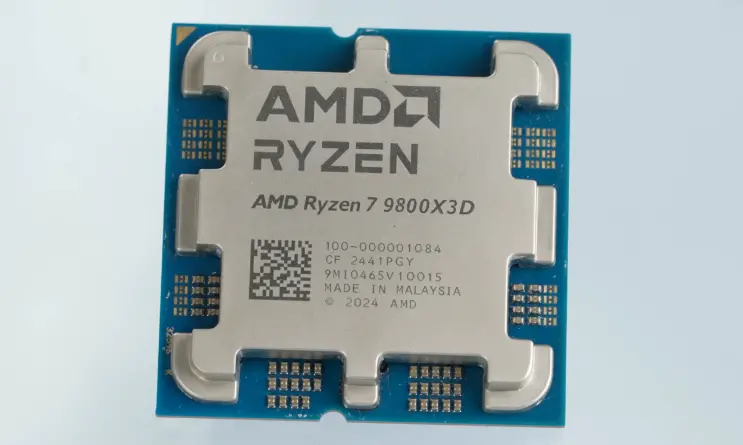 Người dùng nhận được CPU Ryzen 7 9800X3D giả