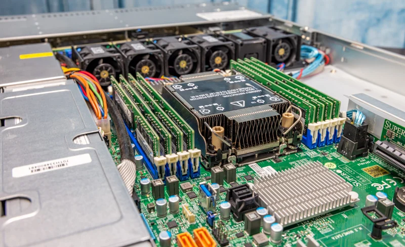 CPU server mạnh mẽ, hiệu năng cao, hỗ trợ mở rộng