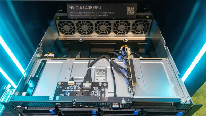 Hệ thống máy chủ tăng tốc GPU: Tại sao Máy chủ ASUS ESC8000 là lựa chọn hàng đầu cho đồ họa? Giải pháp máy chủ ASUS ESC8000 tăng tốc AI và xử lý dữ liệu hiệu quả