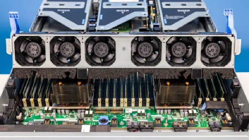 Máy chủ Dell R760 hỗ trợ GPU NVIDIA cho deep learning và Big Data