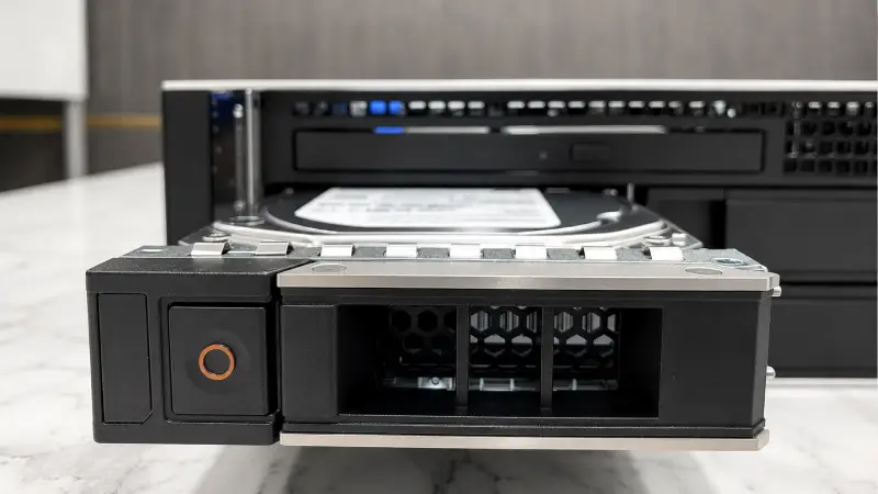 Các thành phần quan trọng trên Máy Chủ Dell R750xs Thanh Lý
