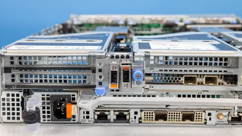 Cấu Hình Nào Của Dell R760 Phù Hợp Nhất Cho Tác Vụ Ảo Hóa Và AI? Cau hinh Dell R760 voi CPU Intel Xeon Gen 4 RAM DDR5 va luu tru NVMe hieu nang cao