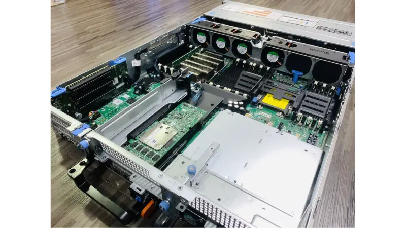 Có nên mua máy chủ Dell R740 thanh lý giá rẻ không? Có nên mua máy chủ Dell R740 thanh lý giá rẻ không?