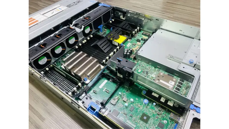 Có nên mua máy chủ Dell R740 thanh lý giá rẻ không? Có nên mua máy chủ Dell R740 thanh lý giá rẻ không?