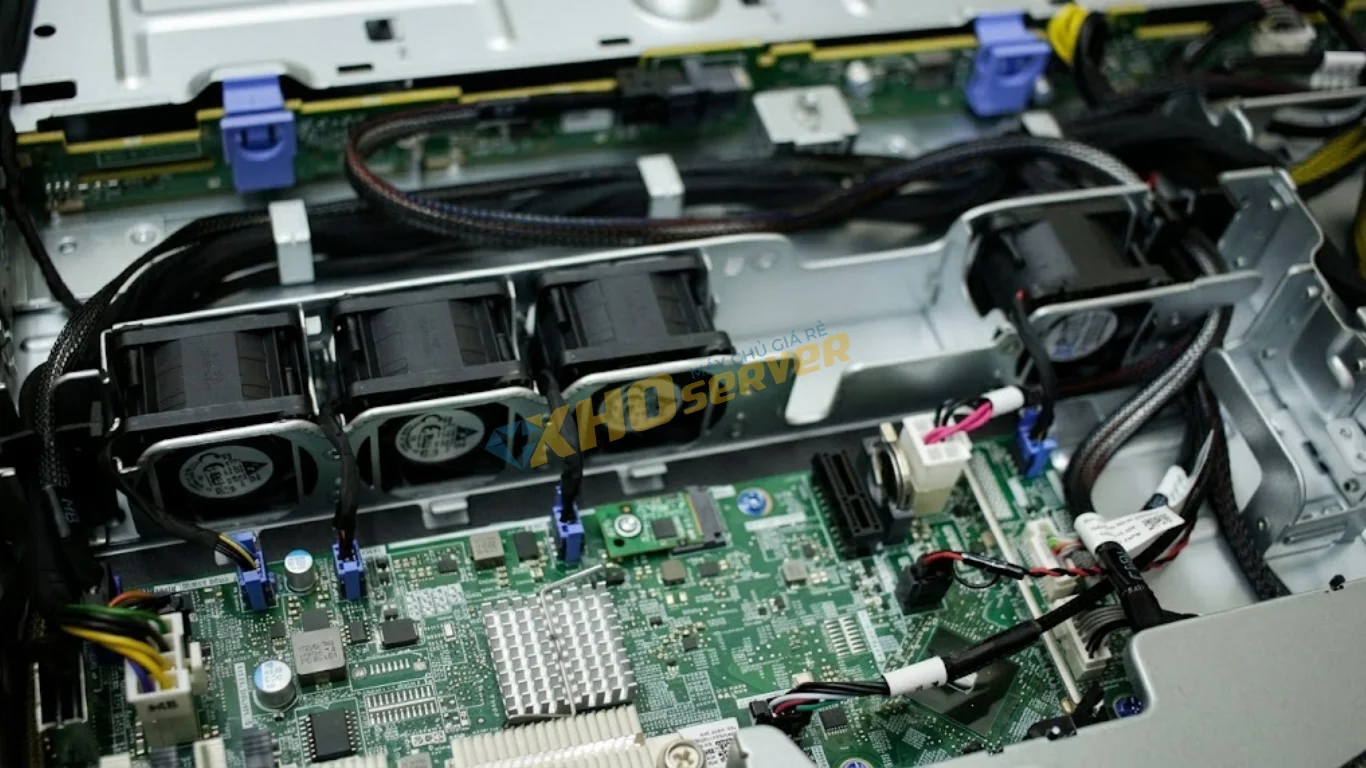 Những Lưu Ý Kỹ Thuật Quan Trọng Khi Lựa Chọn Dell R240 Thanh Lý Giá Rẻ Đánh giá CPU, RAM và ổ cứng kỹ lưỡng giúp giảm rủi ro khi mua máy chủ thanh lý