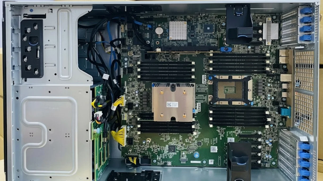 Những Ưu Điểm Phần Cứng Giúp Server Dell T640 Thanh Lý Giữ Vững Vị Thế Trên Thị Trường Server Dell T640 thanh lý với khả năng mở rộng phần cứng mạnh mẽ