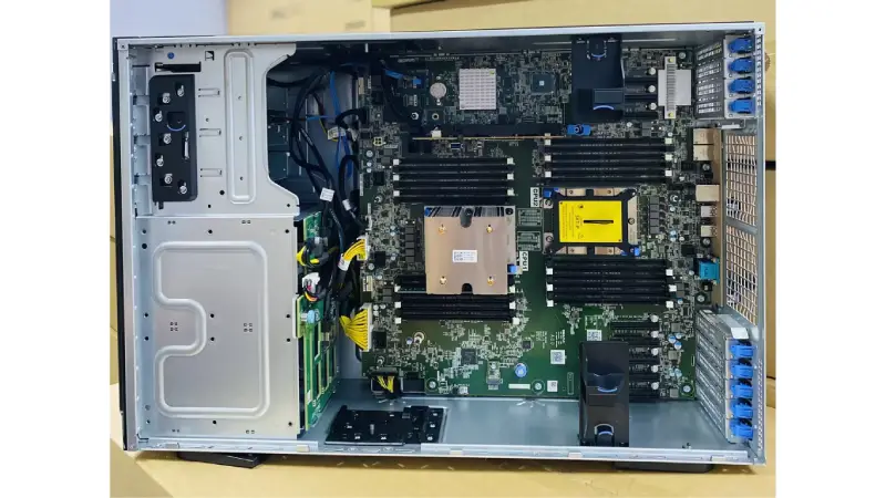 Phân tích ưu nhược điểm khi mua máy chủ Dell T640 thanh lý Phân tích ưu nhược điểm khi mua máy chủ Dell T640 thanh lý