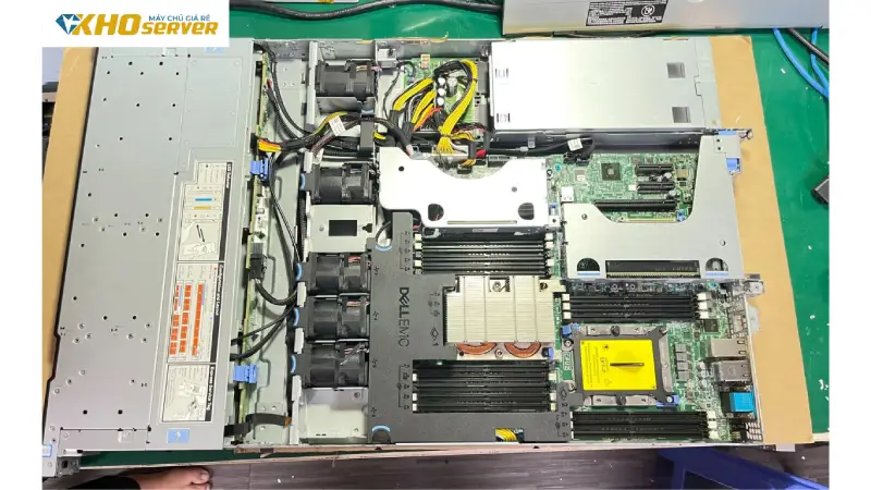 Server Dell R440 thanh lý có đủ hiệu năng cho hệ thống ảo hóa không?