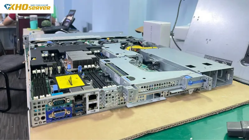 Server Dell R440 thanh lý có đủ hiệu năng cho hệ thống ảo hóa không?