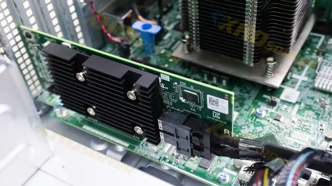 Server T340 Cũ Giá Rẻ Có Mở Rộng Và Nâng Cấp Được Không? Kỹ thuật viên nâng cấp RAM và CPU nhằm cải thiện hiệu suất xử lý cho Dell T340