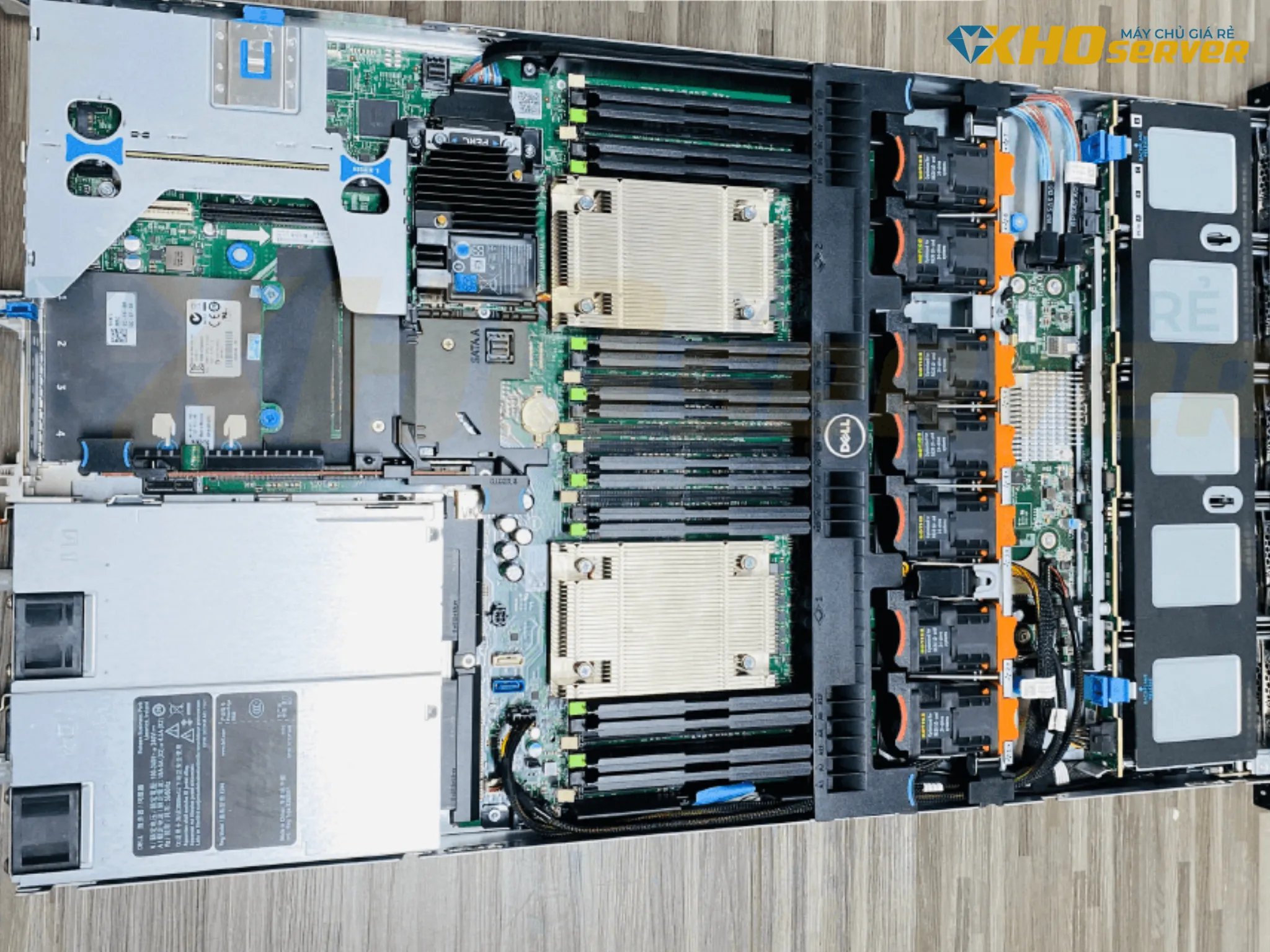 Cách chọn linh kiện cho Dell R630 cũ phù hợp với nhu cầu doanh nghiệp Bên trong máy chủ Dell R630 cũ